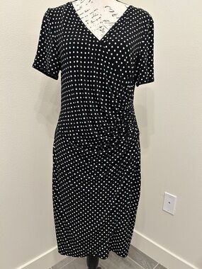 MSK Black & White Polka Dot Ruched V-Neck Dress